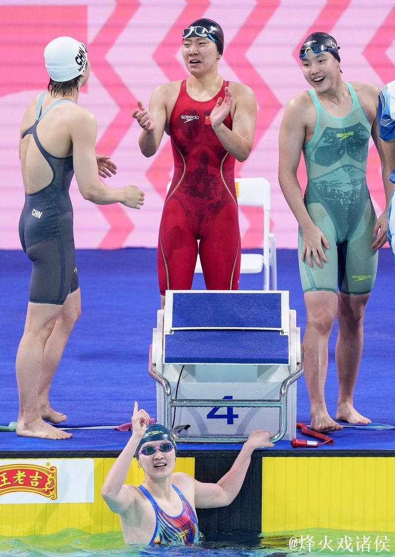 河北队夺得全运会女子4x200米自由泳接力冠军