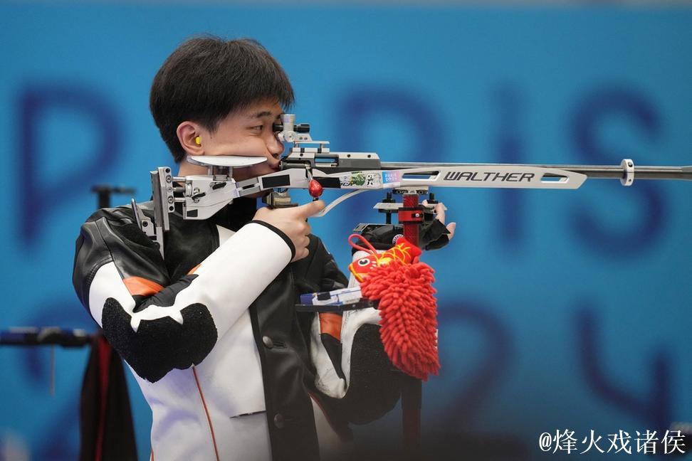 中国队勇夺世锦赛男子50米步枪卧射团体冠军，刷新世界纪录！
